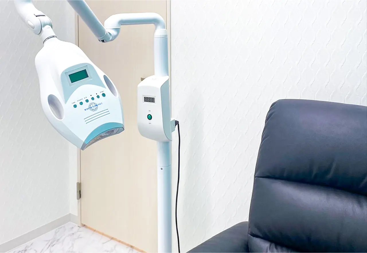 White Magicの照射機器とリクライニングチェア